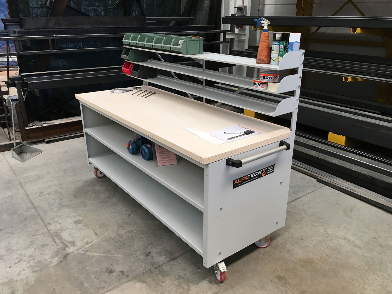 Banco Da Lavoro Industriale Su Ruote 91x61x91 Cm – Rosso, Per Officina Meccanica E Saldatura, Con Ganci E Doppio Piano