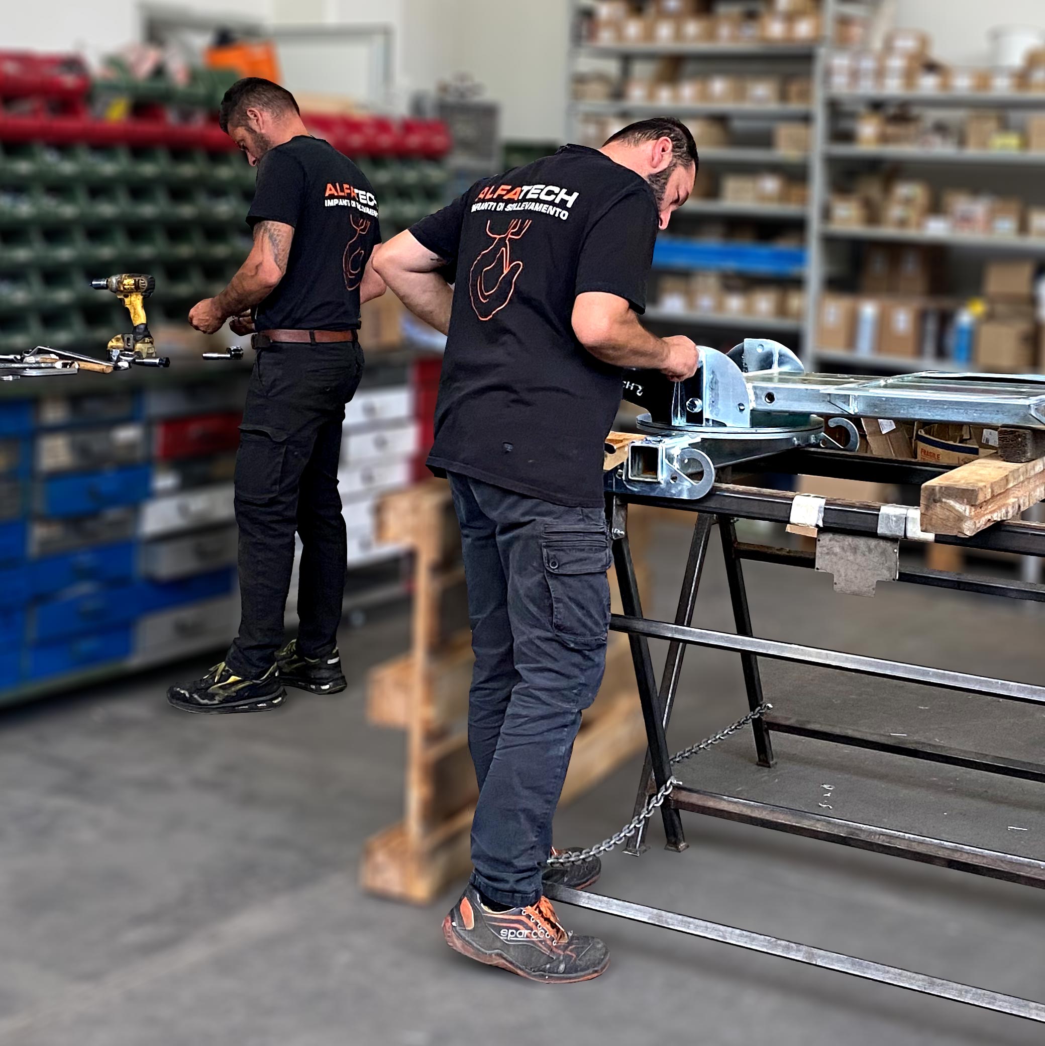 lavoro-4-montaggio-alfatech operai al lavoro su ventosa alfatech